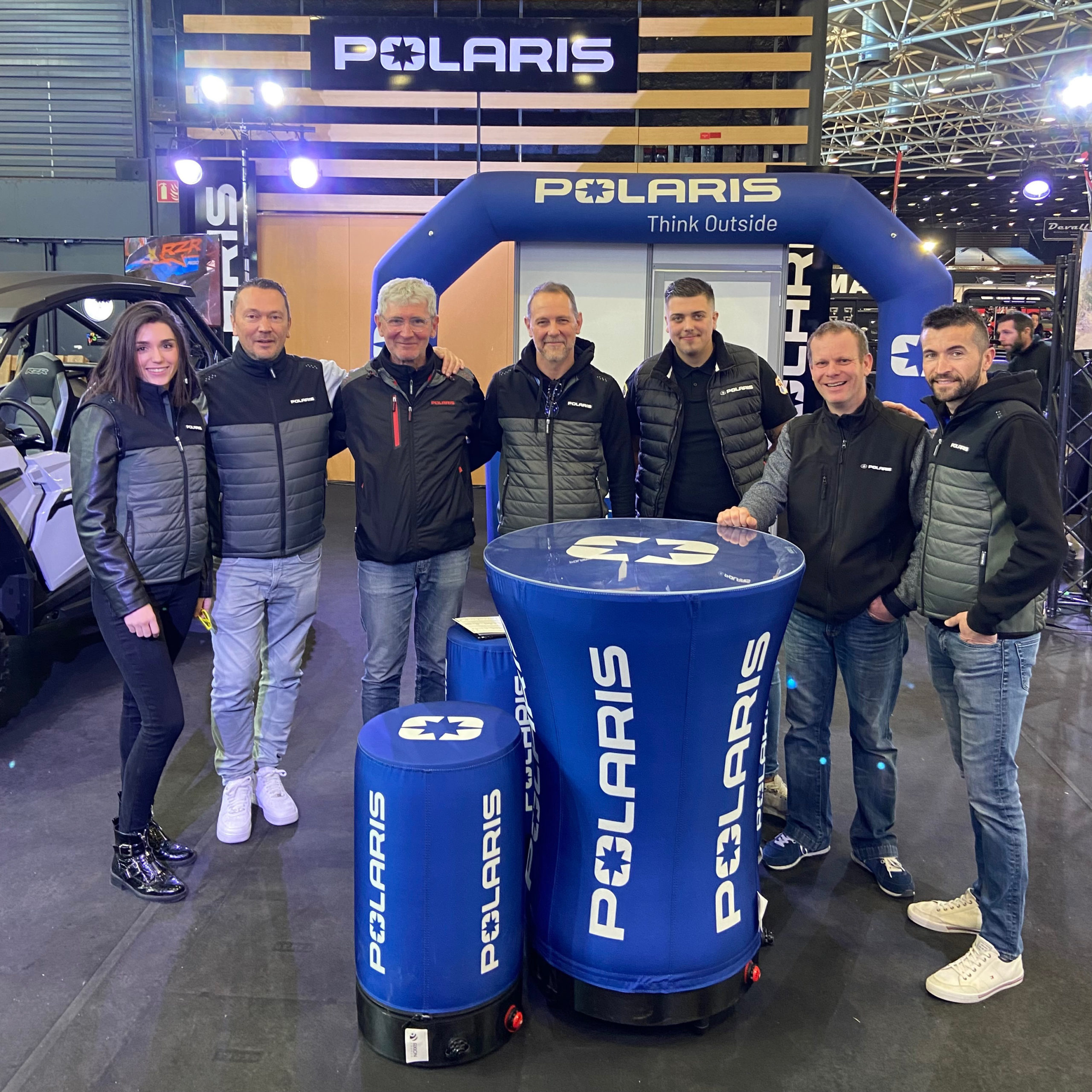 Equipe Polaris au sein du salon du deux roues