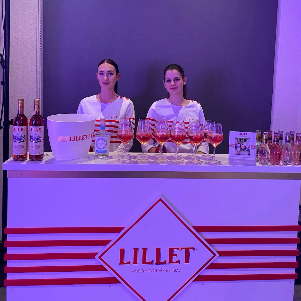 Présence de deux hôtesses sur l'événement organisé par Lillet