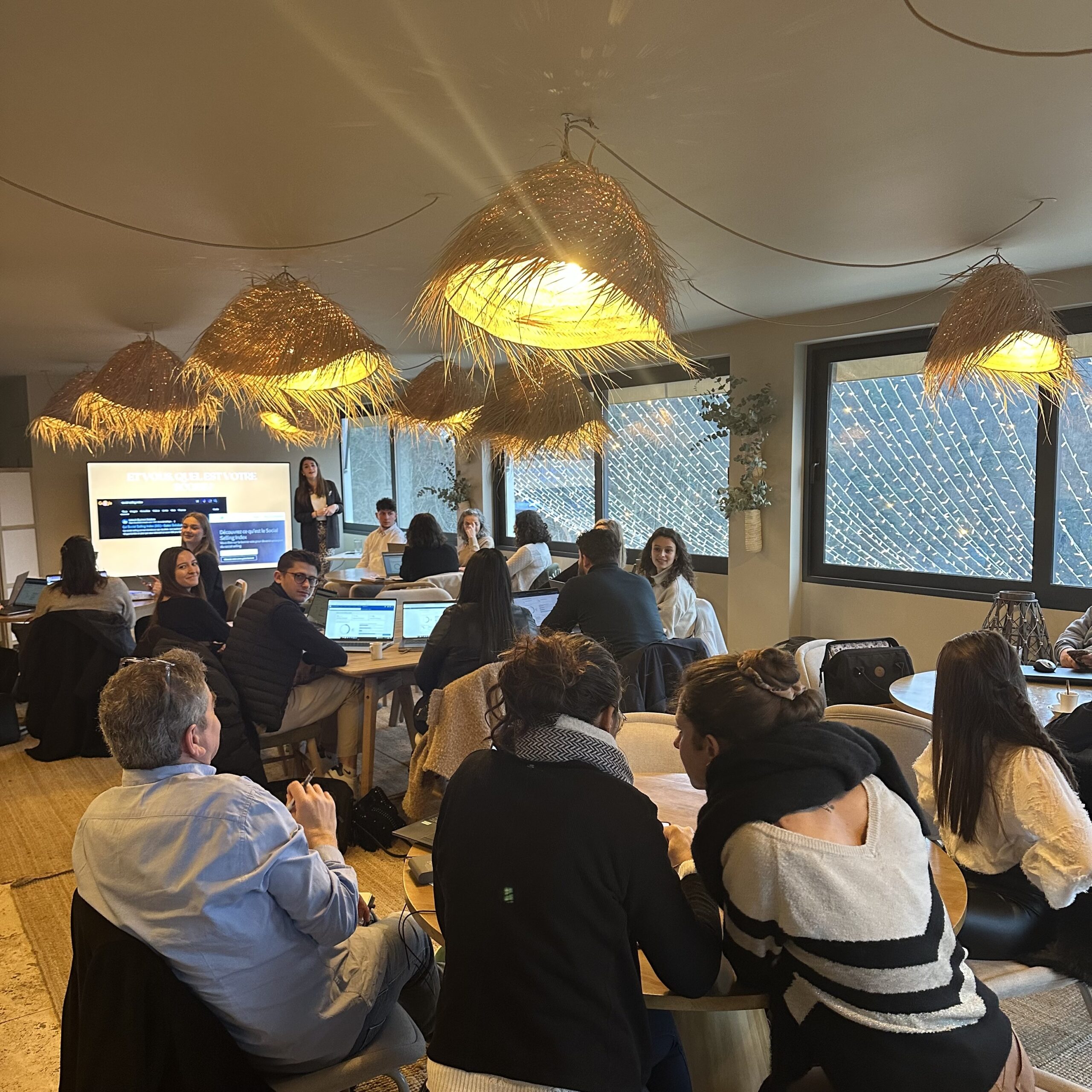 Crown Agency à réalisé une conférence Linkedin pour développer la présence en ligne des participants.