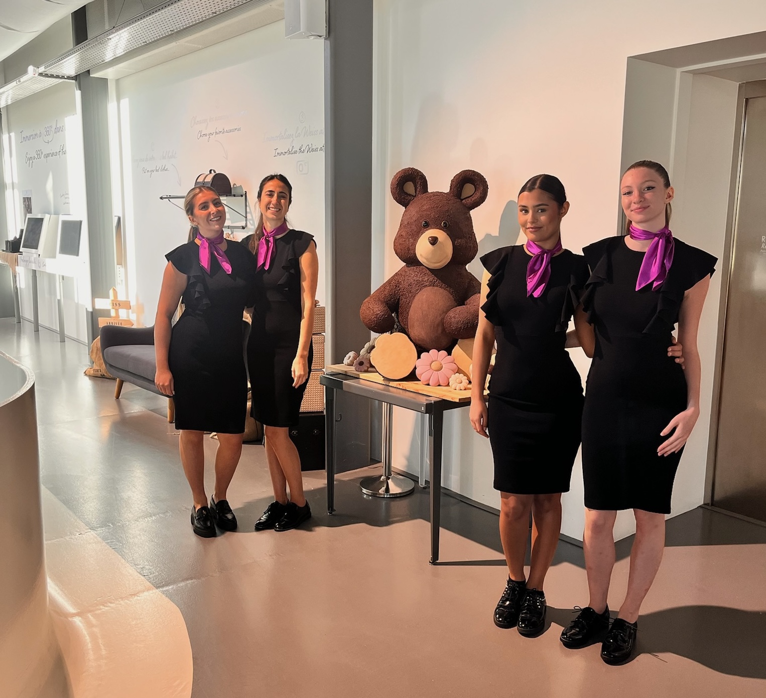 Photo des hôtesses chez Weiss pour la journée du patrimoine