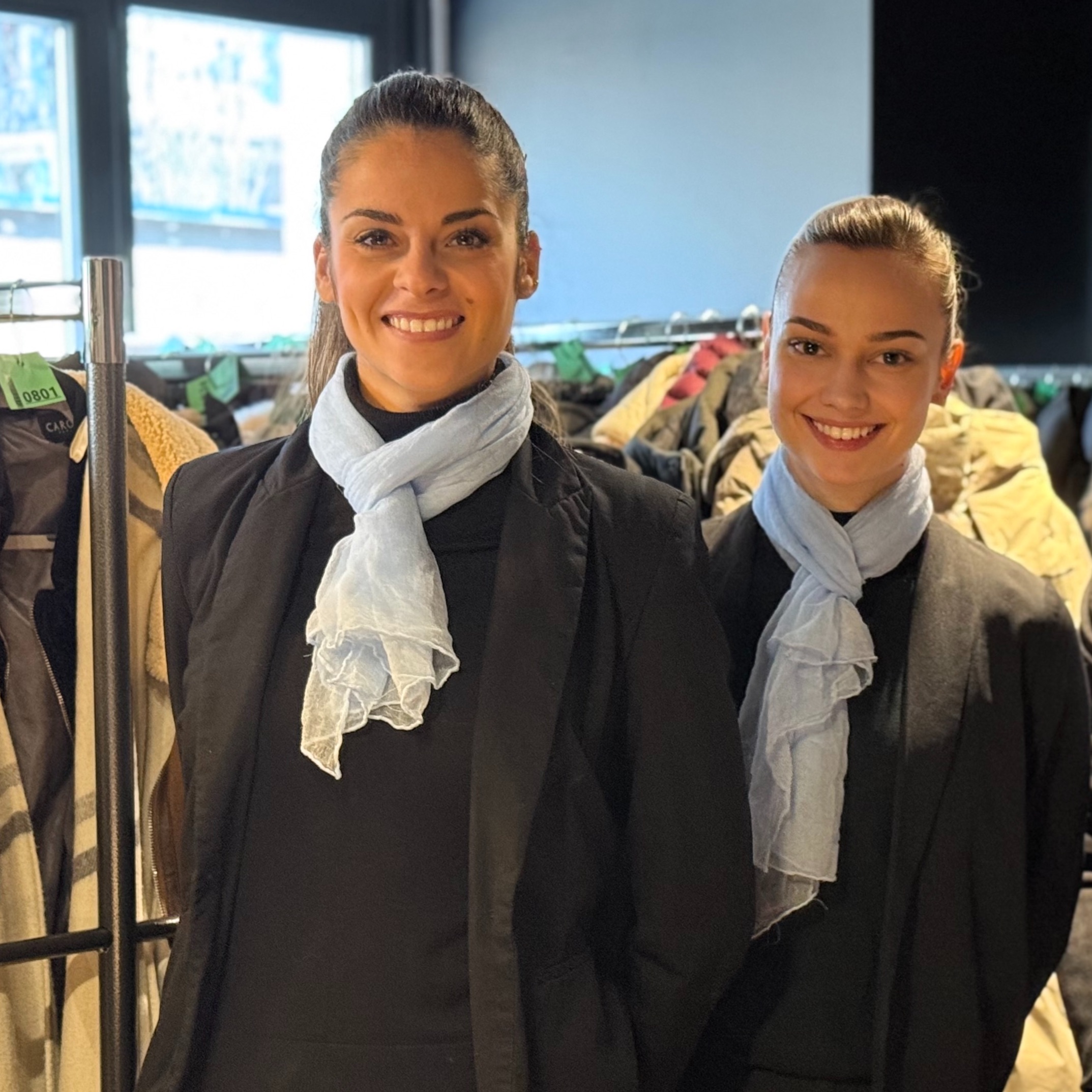 Crown Agency a mobilisé 10 hôtes et hôtesses pour une convention à Chamonix, assurant accueil, orientation, émargement, gestion du vestiaire et passages micro lors des conférences. Nos équipes fiables et discrètes garantissent une organisation fluide et professionnelle. Pour vos événements d’entreprise, lancements ou conventions, en Savoie, Haute-Savoie ou partout en France, contactez Crown Agency pour un accueil événementiel sur-mesure.