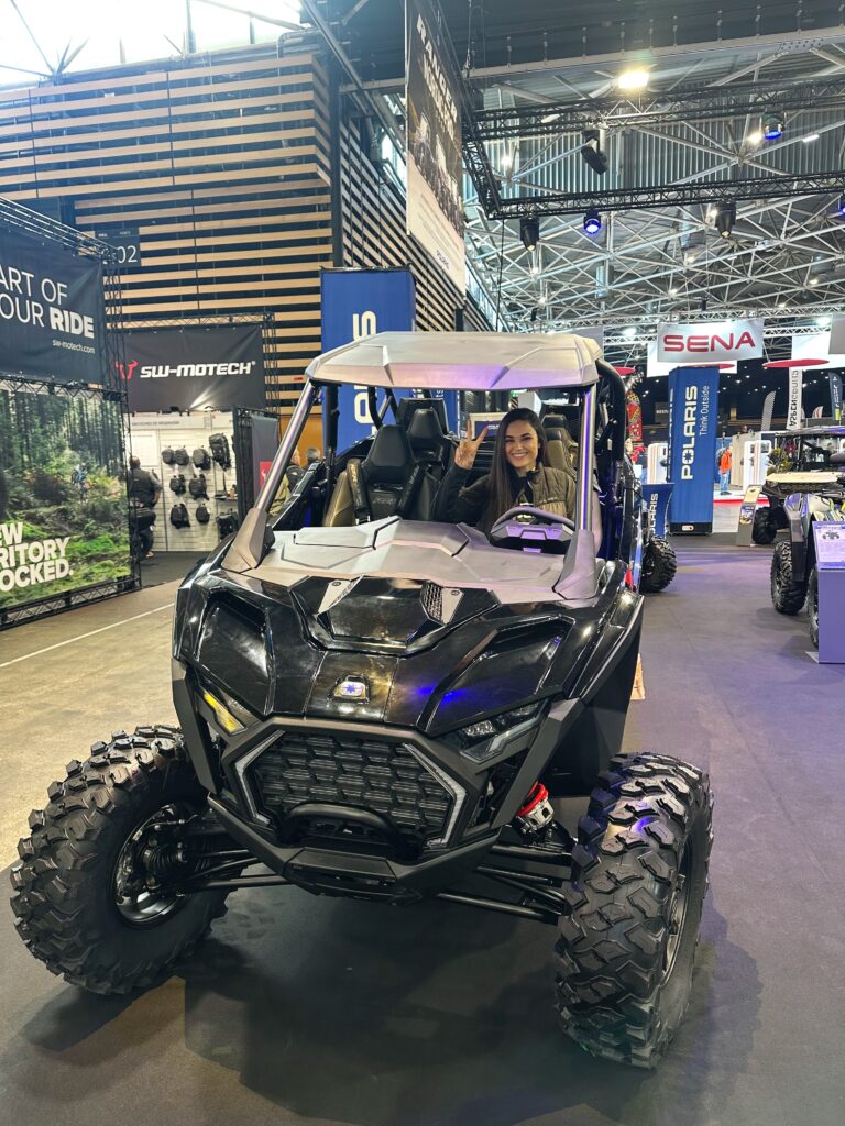 Accueil stand Polaris, hôtesse salon 2 roues, Eurexpo Lyon