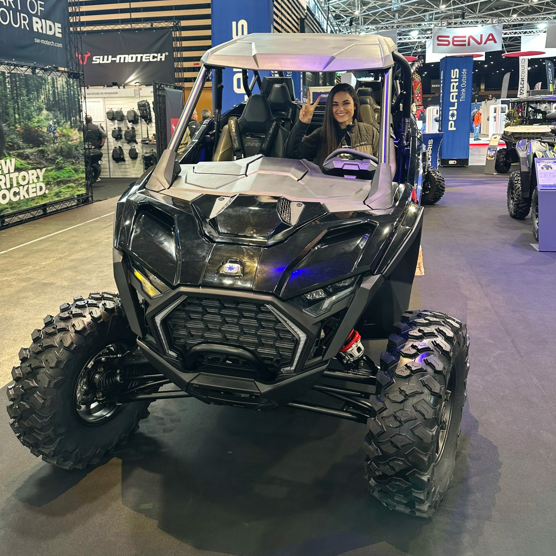 Accueil stand Polaris, hôtesse salon 2 roues, Eurexpo Lyon