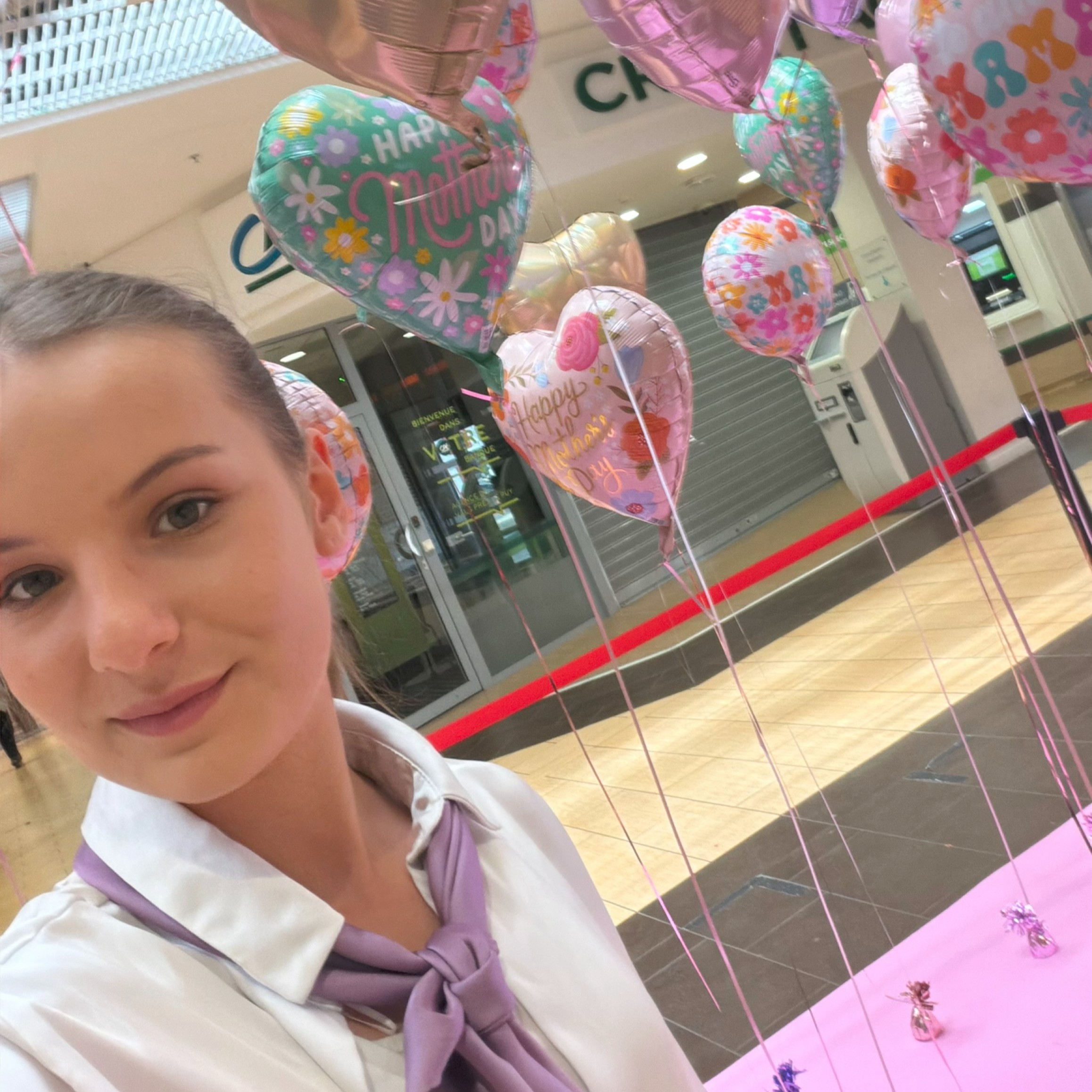 agence-hotesses-crown-agency-animation-fete-des-meres-vals-pres-le-puy-bonobo